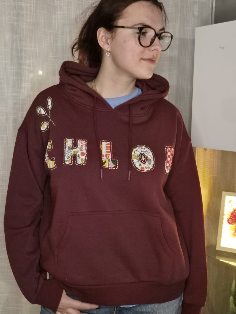 Mon univers Sweat Devant 768x1024